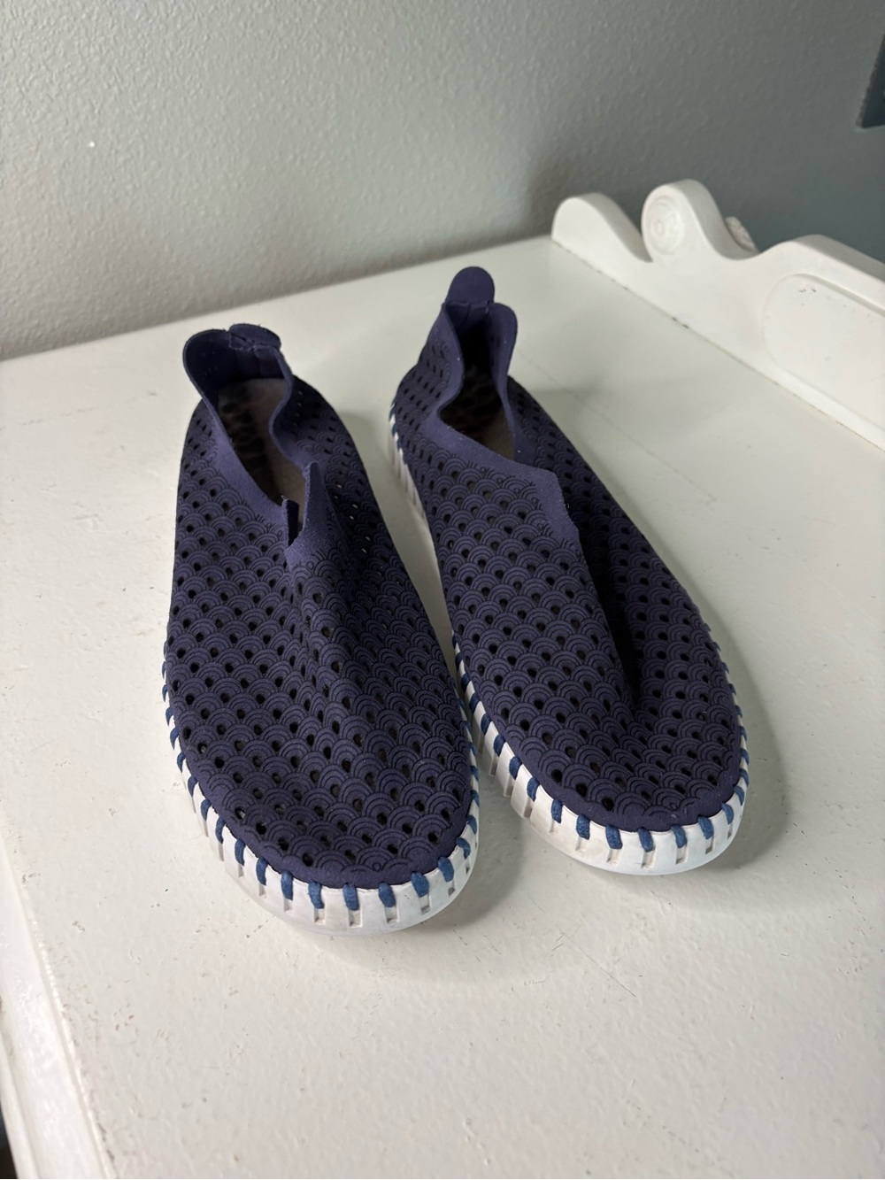 Ilse Jacobson sz 42 navy slip on shoes